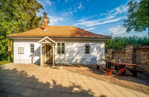 Deg House | Dégi Festetics-kastély, Park Vendégház
