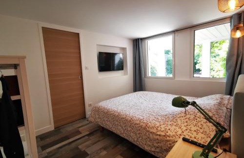 Saint Augustin Apartment | Dépendance Cosy dans Maison Bordelaise à 200m du tram et du CHU