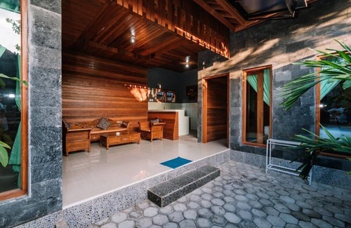 Jungut Batu House | D & B Bungalow Hut Lembongan by WizZeLa