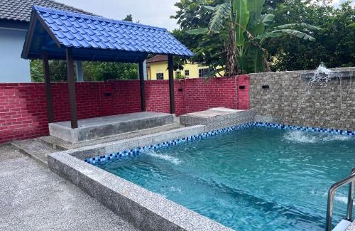 Kampung Sungai C House | D'Nuha homestay Unit 2 Chenderong Balai Teluk Intan