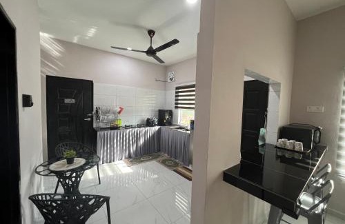 Kampong Pulau Kandis Apartment | D'Nuha Homestay Unit 1 Chenderong Balai Teluk Intan