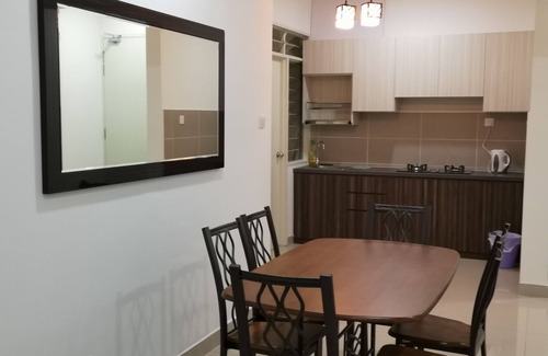 Daerah Kulai Apartment | D'Putra Suites & Homestay @ Near Senai Airport/JPO Mall/AEON & IOI Mall