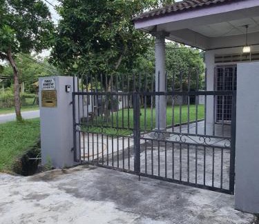 Kampung Geliga Besar House | D'Salbiah Homestay