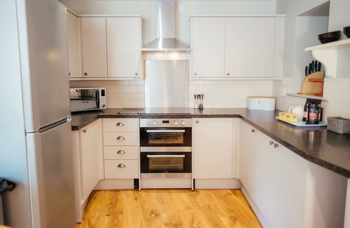 Higher Bockhampton Cottage | D'Urberville - Perfect Family Cottage With Hot Tub & Gated Garden