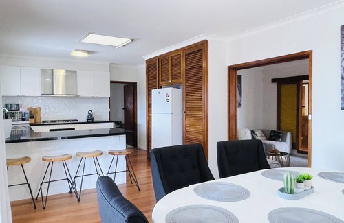 Sunshine West House | D134 Glengala Best West