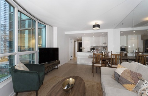 Coal Harbour Condo | D17 - Amazing waterfront 2 bedroom unit