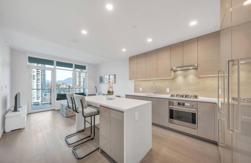 East Side Apartment | D9 - Modern 1-Bedroom at Gilmore with Luxurious Amenities