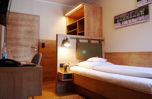 Neunburg vorm Wald House | Da`Sporrer Hotel & Wirtshaus