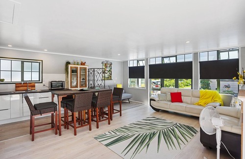 Athenree House | Da Vics - Athenree Holiday Home