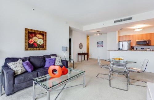 Glenvar Heights Apartment | Dadeland Towers by Miami Vacations