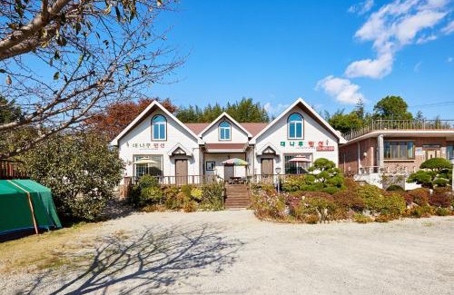 Kkotchi House | Daenamu Pension Taean