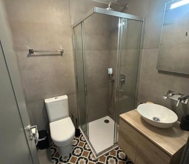 Paola Apartment | Dahlia apartment - Paola Modern Townhouse