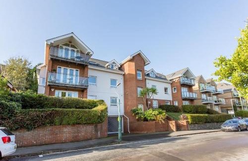 Westbourne Apartment | Daintree - Bournemouth- Short Walk to Alum Chine Beach