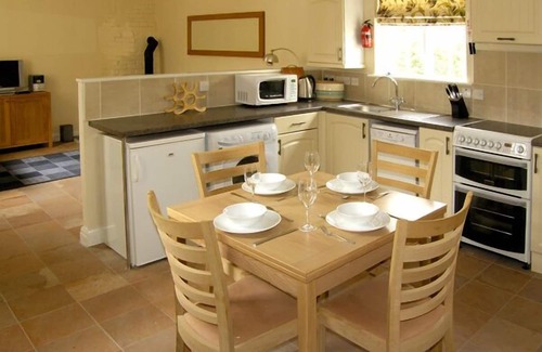 Knutsford Apartment | DAIRY APARTMENT 1, character holiday cottage in Tatton Park