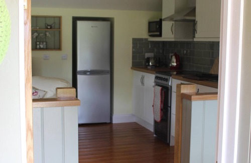 South Gorley Cottage | DAIRY COTTAGE. Delightful luxury rustic cottage nr New Forest and South Coast.