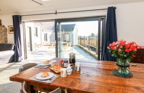 Kilmyshall Cottage | DAIRY LANE COTTAGE, pet friendly in Bunclody, County Wexford