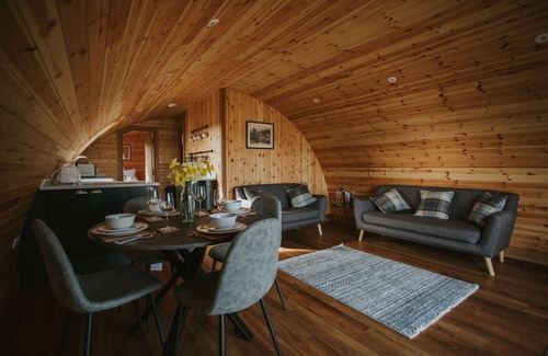 St Harmon Cabin | Daisy - a glamping pod that sleeps 4 guests in 2 bedrooms
