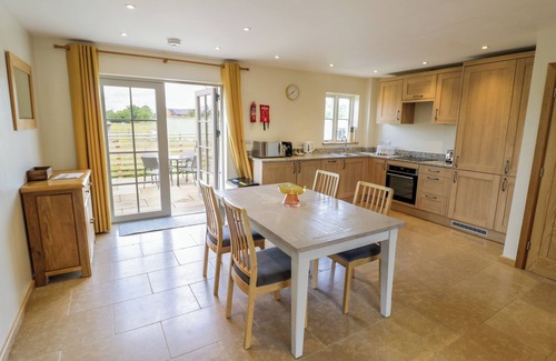 Oxhill Cottage | DAISY COTTAGE, pet friendly, character holiday cottage in Tysoe