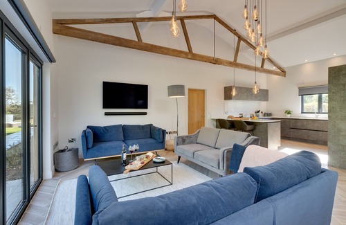East Dereham House | Daisy's Barn - Four Bedroom House, Sleeps 8