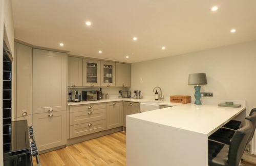 South Creake Cottage | DAISY'S PLACE, pet friendly, with open fire in Little Walsingham
