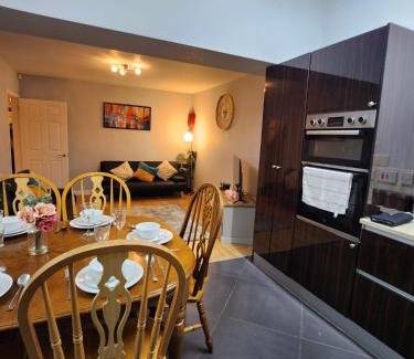 Coventry Apartment | Dale House- Free Secured Parking