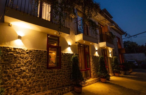 Dali Ancient Town House | Dali Jixiang Wannian Guest House