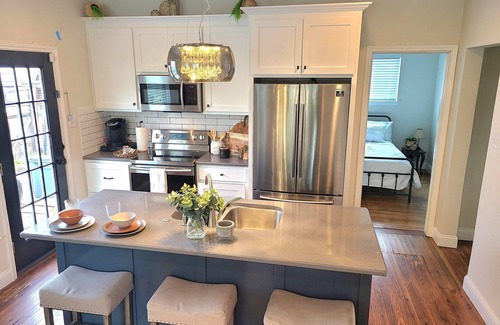 Old East Dallas House | Dallas Downtown 3B/2B Uptown Deep Ellum Greenville