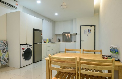 Usj 1 Apartment | Damen Residence by Widebed