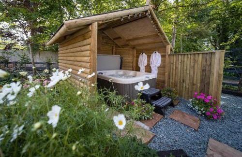 Carlisle House | Dandelion Cottage