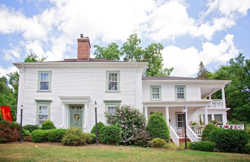 South Hadley Bed & Breakfast | Daniel Stebbins B and B