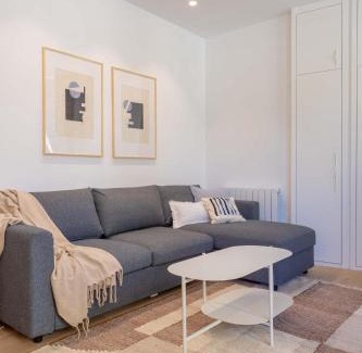 Logrono Historic Centre Apartment | Daniela's Lovely Apartment Aire y Wifi by Apartamentos Logrono