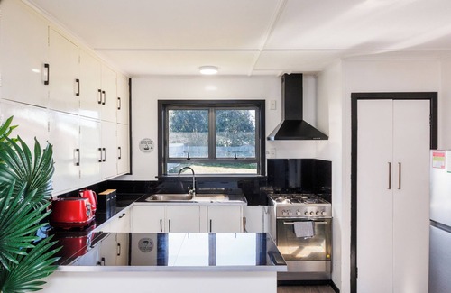 Dannevirke House | Dannevirke Lodge - Dannevirke Holiday Home