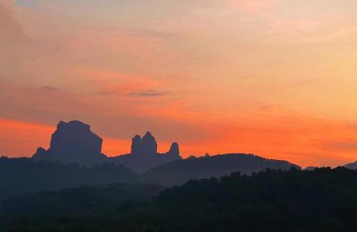 Danxia House | Danxia Mountain Wuyoutongjinzhai