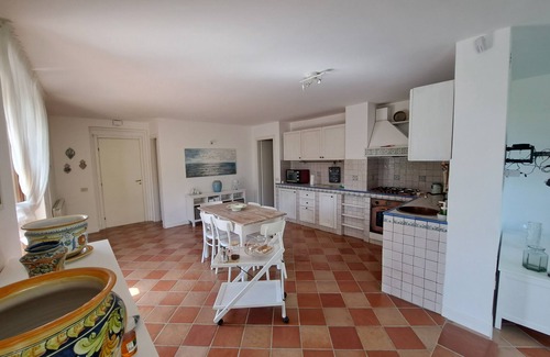 Loreto Aprutino House | Daphne Expercience Cozy retreat, away from the stress of the city