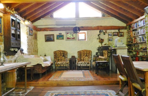 Olympos House | Daphne House
