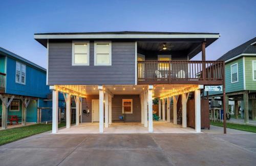 Leeward Sands House | Dapper Dolphin by AvantStay Pool Game Room