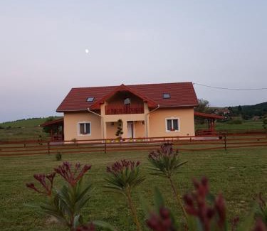 Matraterenye House | Darazsik Pihenőpark