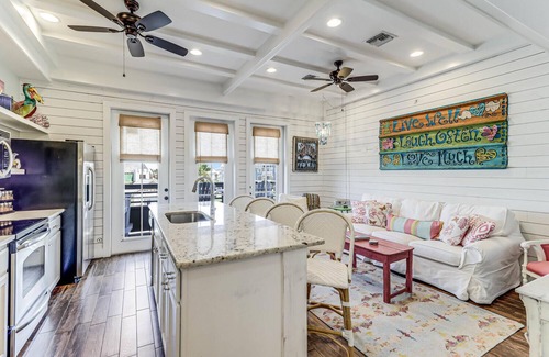 Cinnamon Shore Condo | Darling, Designer Condo@Cinnamon Shore w/Great Amenities & Beach Access!