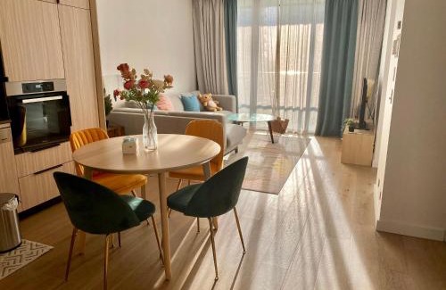 Chinatown Apartment | Darling Harbour 2b apt Car space ICC vivid sydney CBD family with view