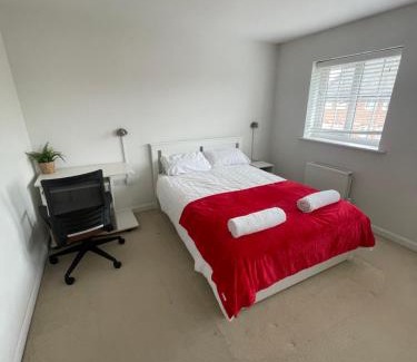 Stone House | Dartford 4 Beds Sleeps 8 near Bluewater and M25