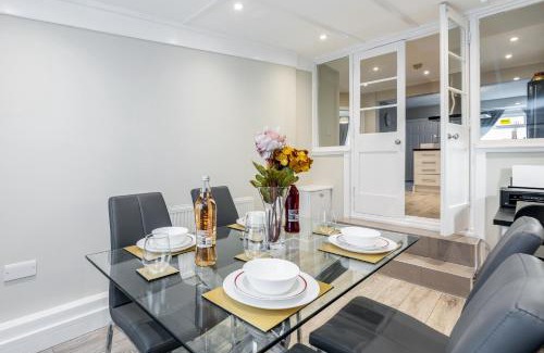 Dartford Apartment | Dartford, Kent - Modern 2Bd 2Bath En-Suite Bungalow M25 Bluewater