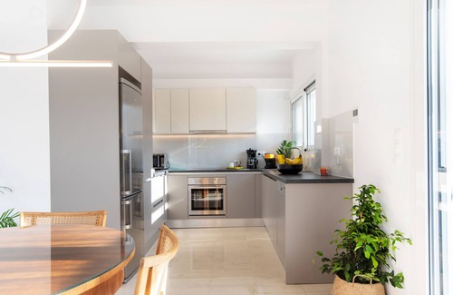 Galatsi Apartment | Das Lichtdurchflutete Penthouse in Athen
