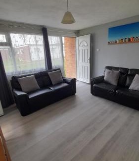 Great Yarmouth Apartment | Dave's stayvacation .privately owned.