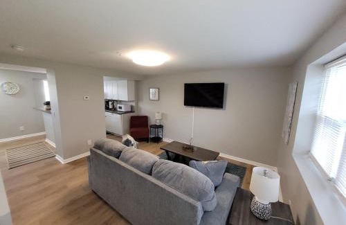Joslyn Castle Apartment | Davenport Dwellings-Newly furnished 3bd 2ba