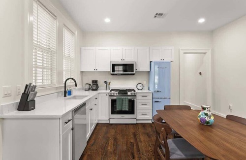 Uptown Historic District House | Daydreaming Uptown Su