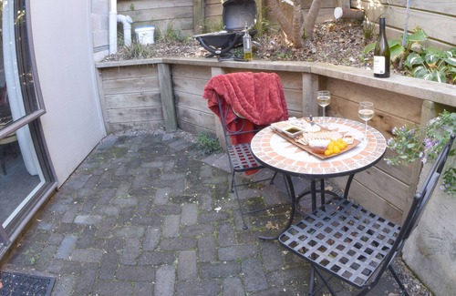 Lower Hutt Apartment | Days Bay Studio - Beach, bush and privacy