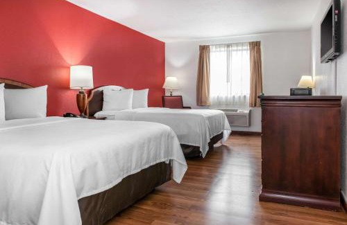 Hammond Hotel | Days Inn and Suites by Wyndham Hammond, IN