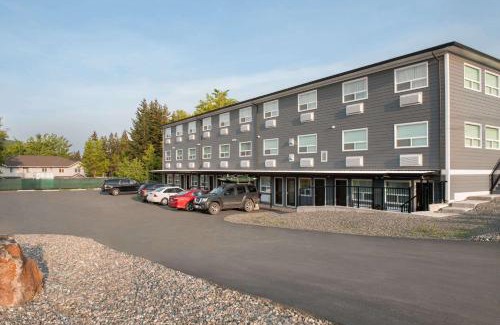 100 Mile House Hotel | Days Inn by Wyndham 100 Mile House