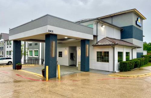 South Arlington Hotel | Days Inn by Wyndham Arlington