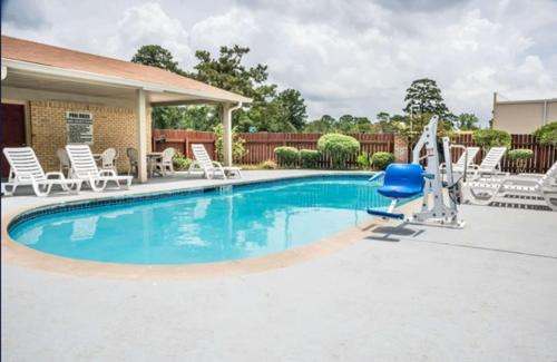 Bastrop Hotel | Days Inn by Wyndham Bastrop